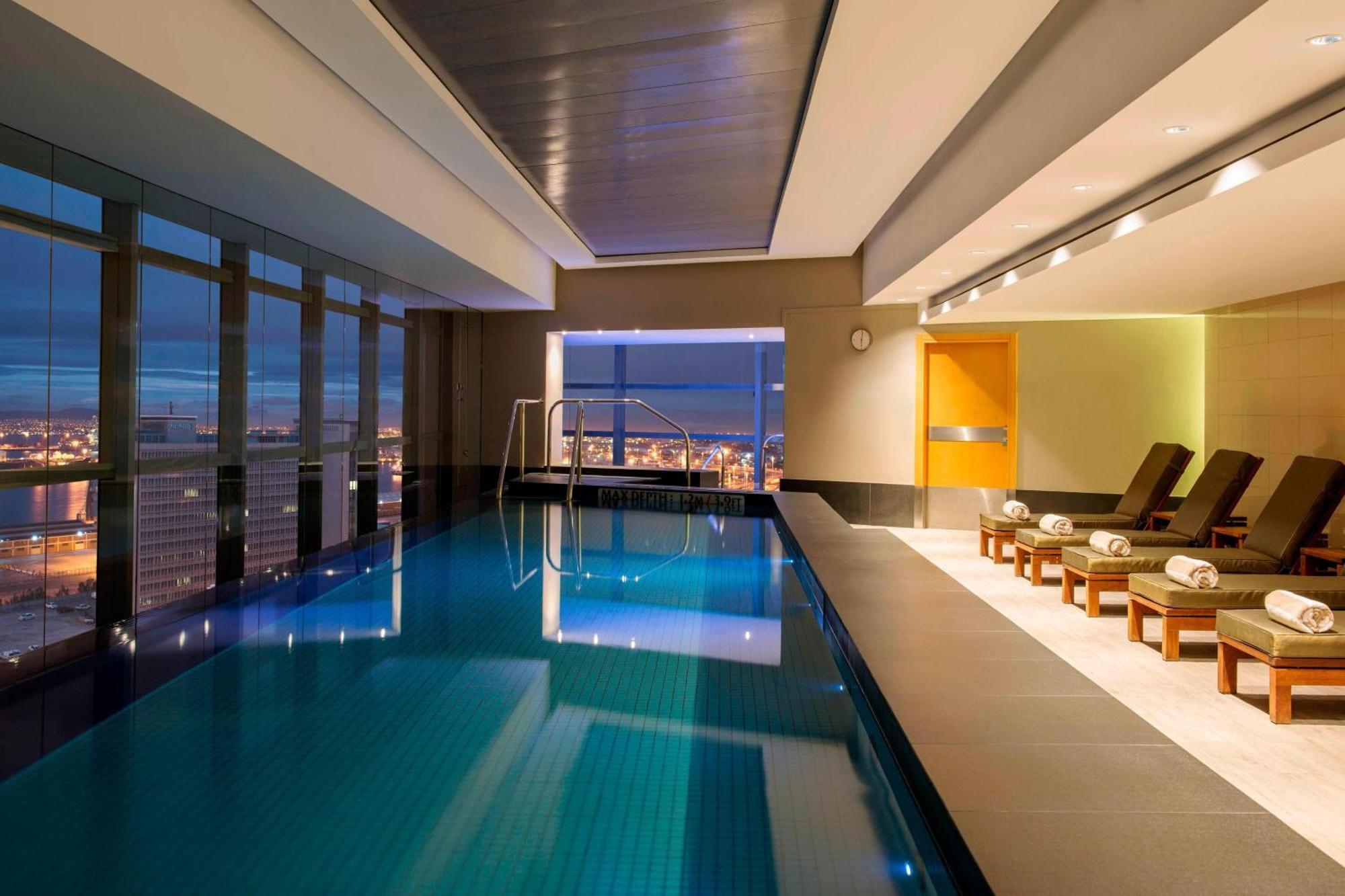 The Westin Cape Town Hotel Exterior photo