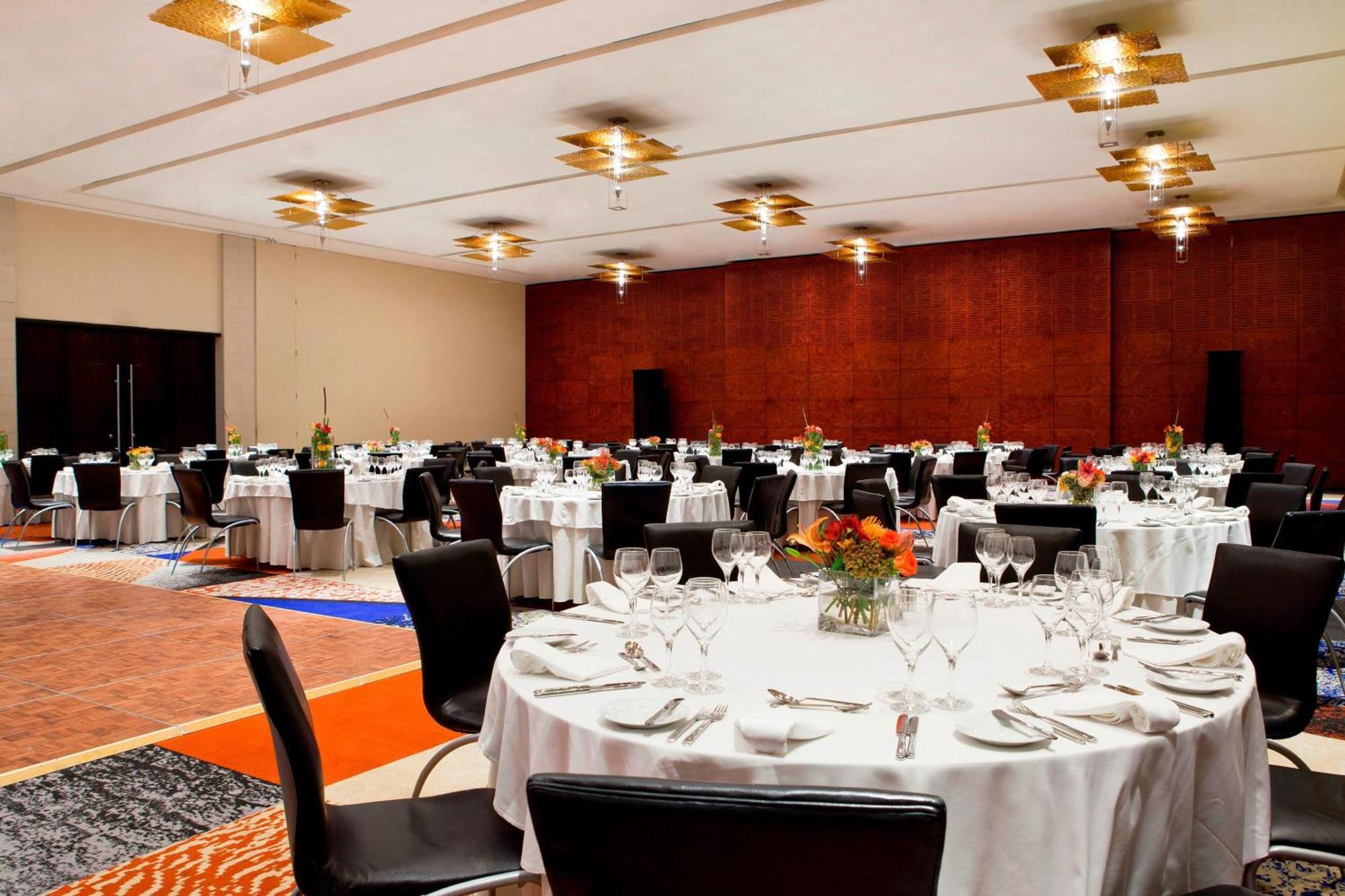 The Westin Cape Town Hotel Exterior photo